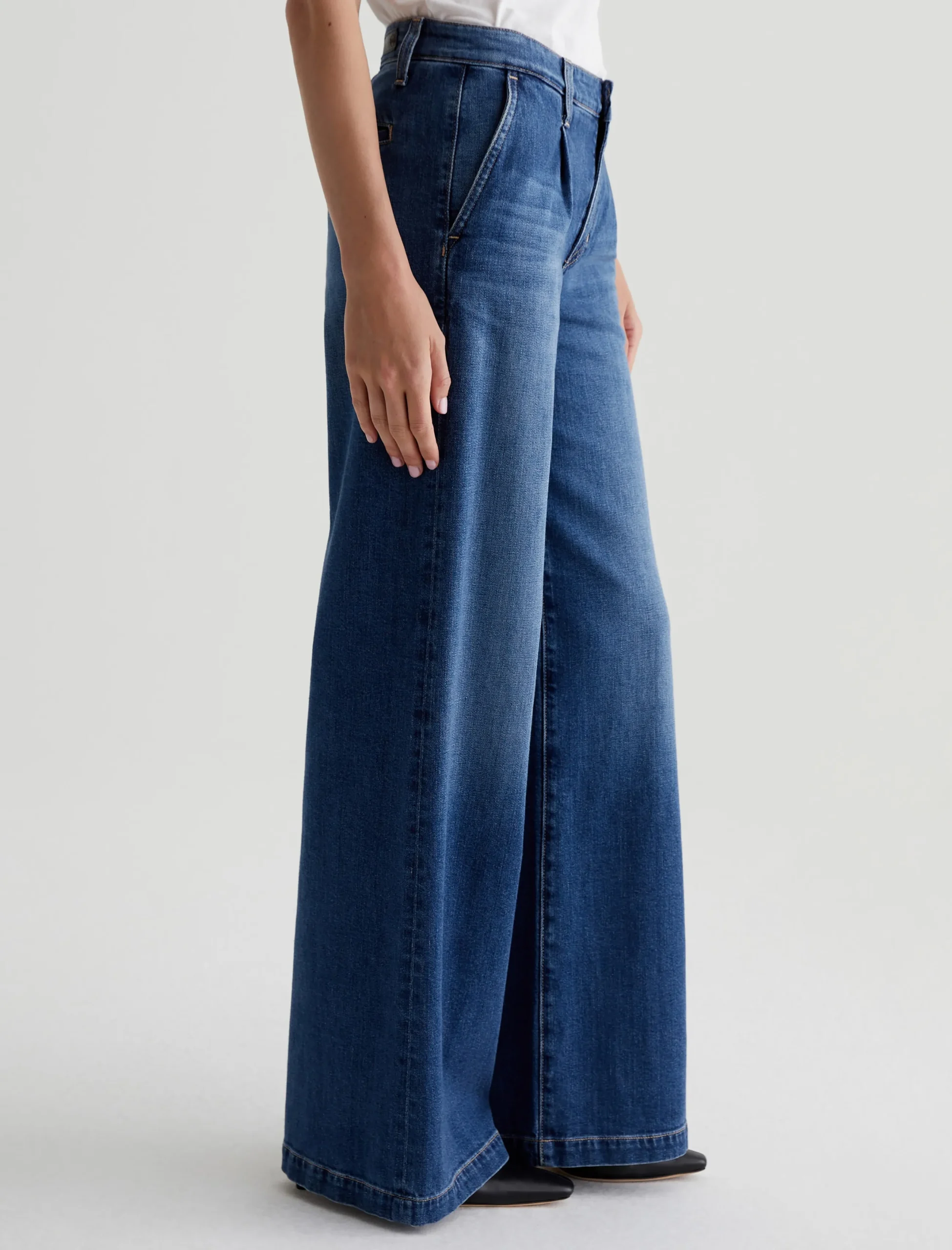 Women AG Jeans Pleated Stella