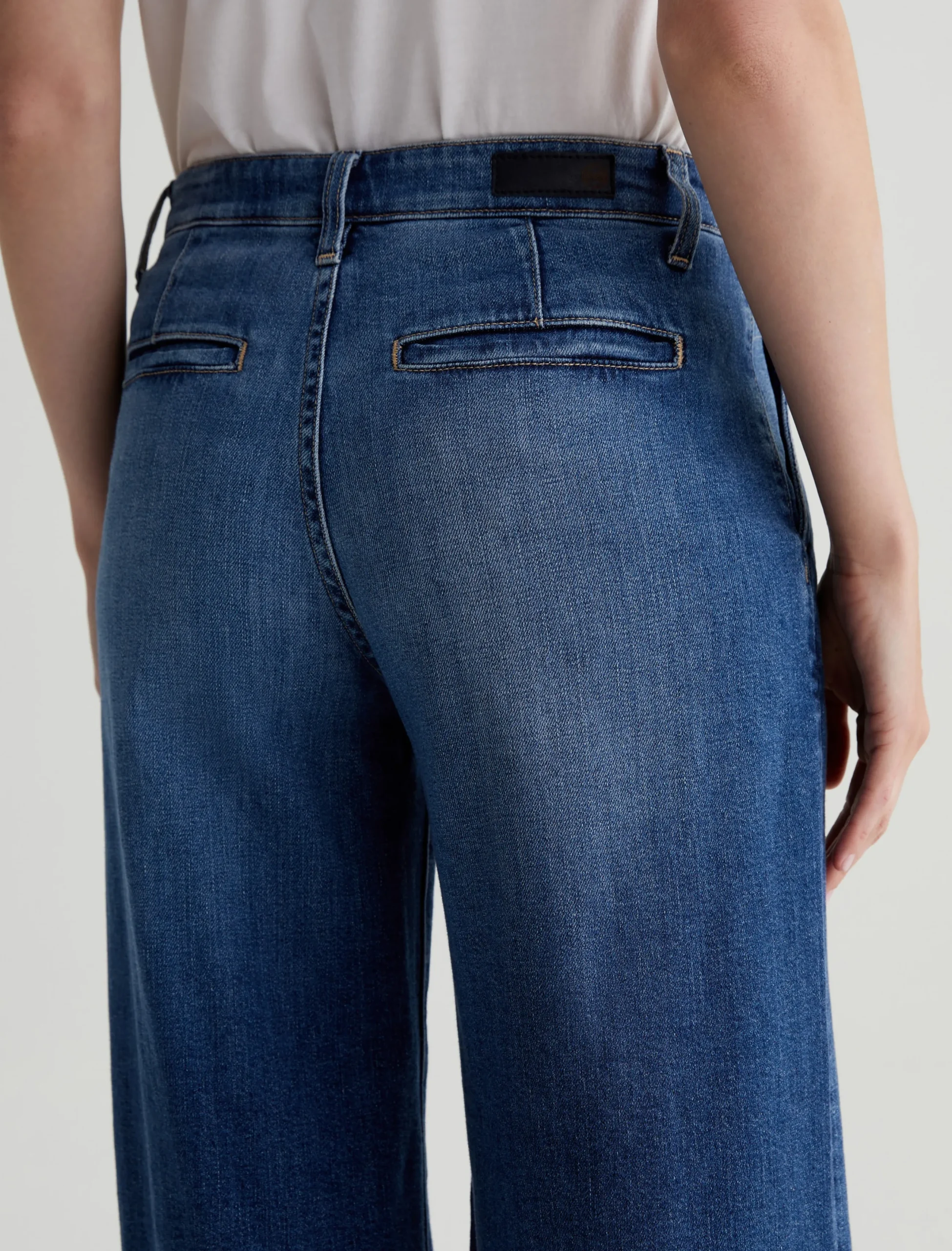 Women AG Jeans Pleated Stella